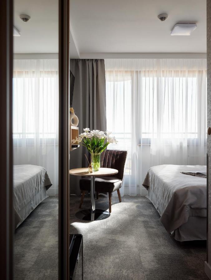 Small Double Room,1414065650:JPEG